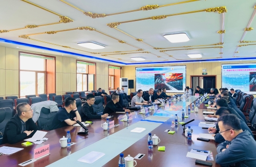 9月26日，，，，，，，，公司召开智能化综采建设东荣一矿现场会